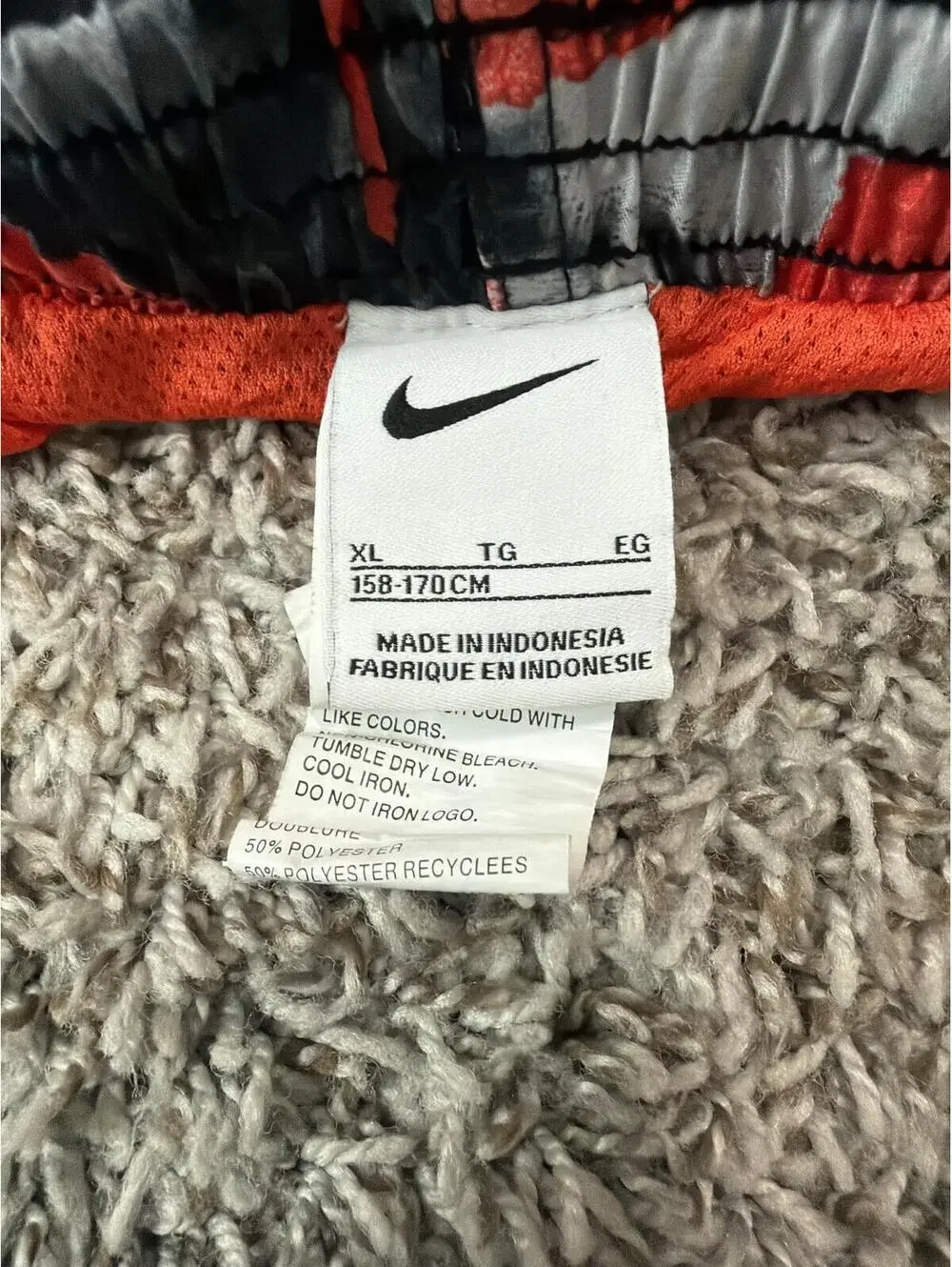 Nike Shorts Swim Trunks Cargo Pockets Red Black - Boys XL